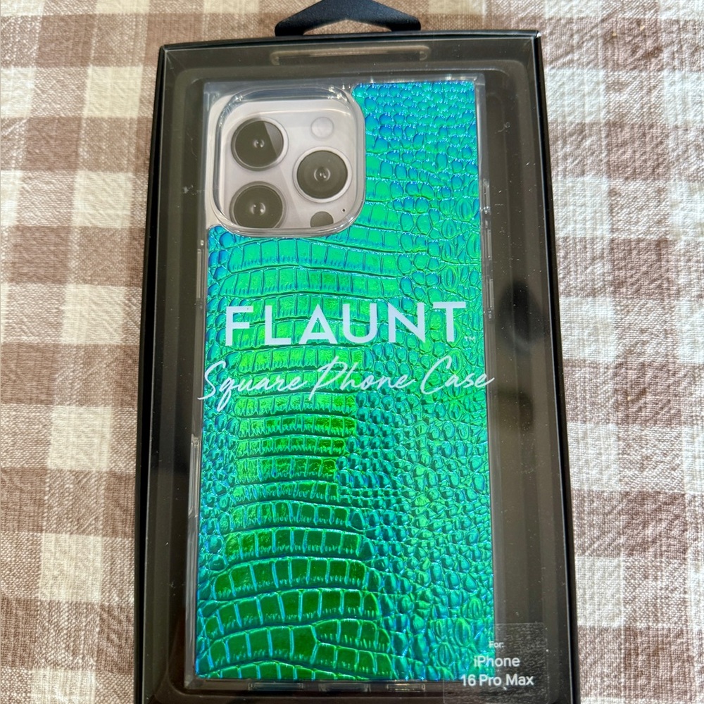 SQUARE® Green Iridescent Crocodile Faux Leather iPhone Case - iPhone 16 Pro Max